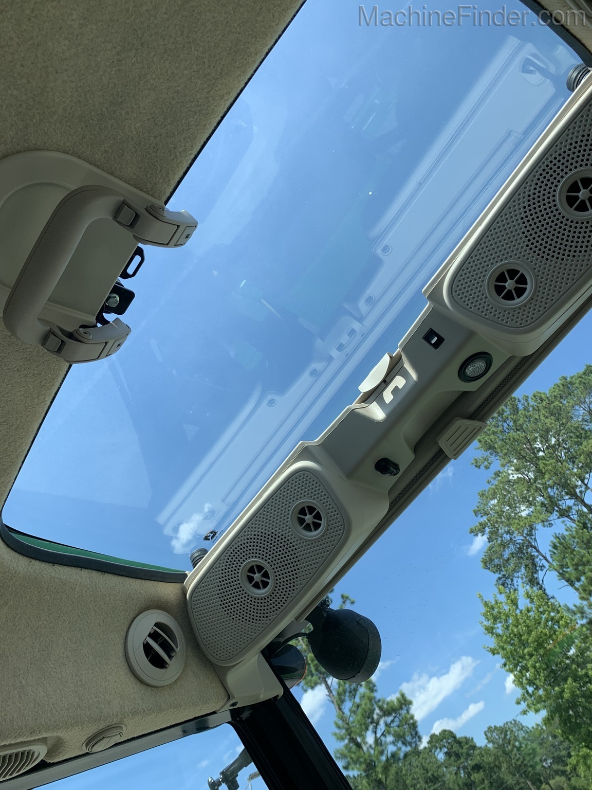 2020 John Deere 5100M Image 14