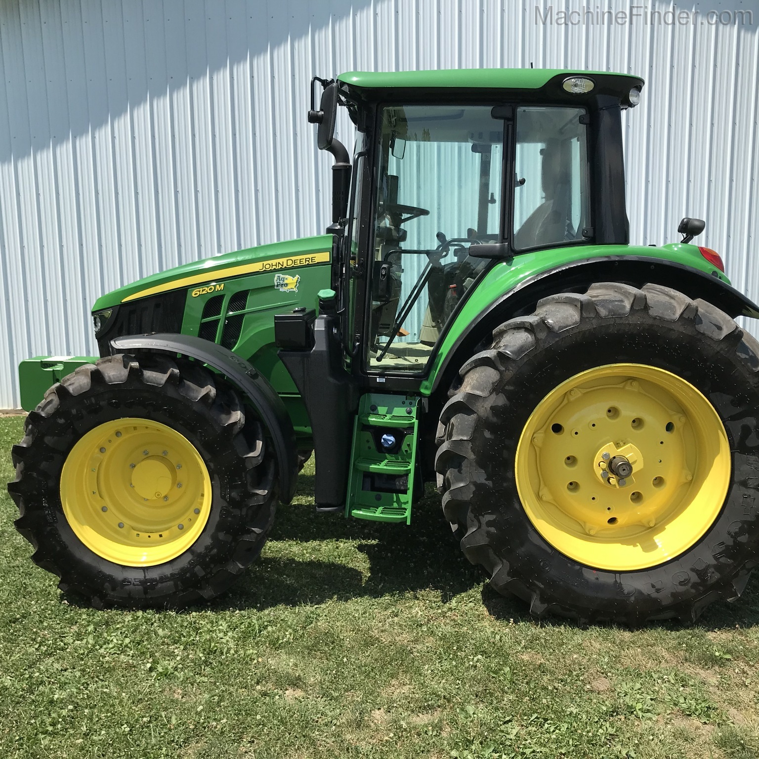 2020 John Deere 6120M Image 1