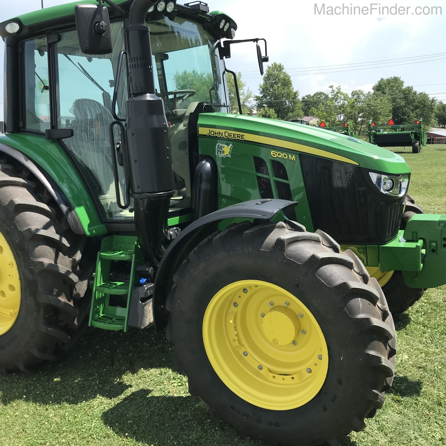 2020 John Deere 6120M Image 4