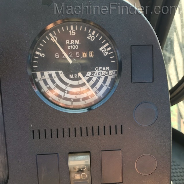 1984 John Deere 2750 Image 4