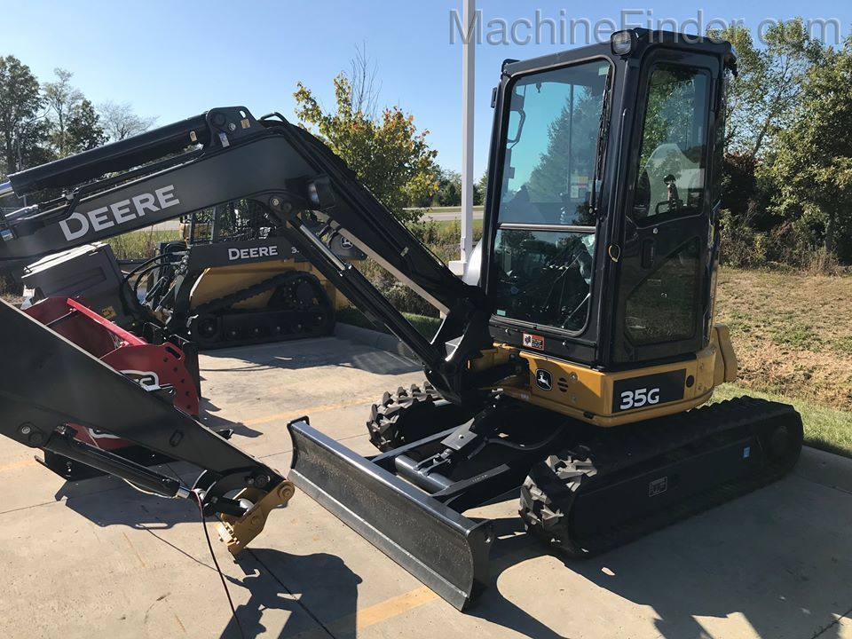 2019 John Deere 35G Image 2