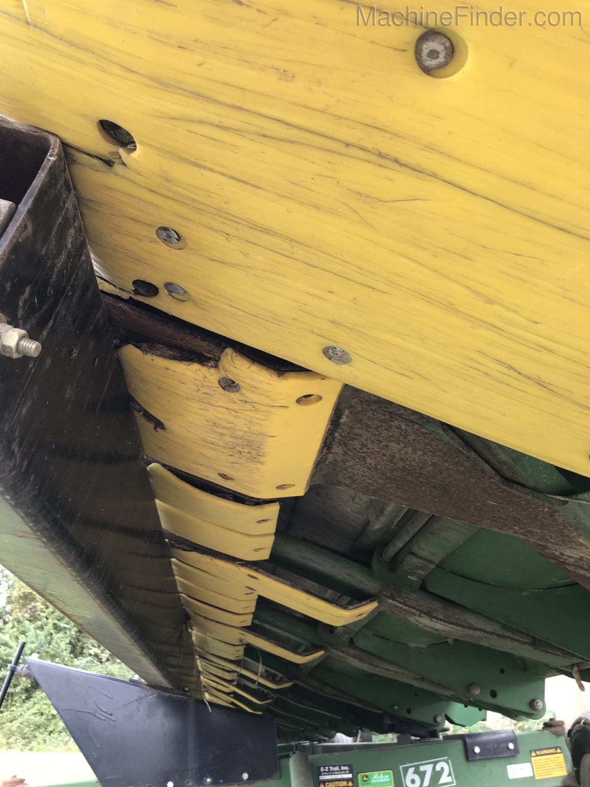 2011 John Deere 630F Image 11