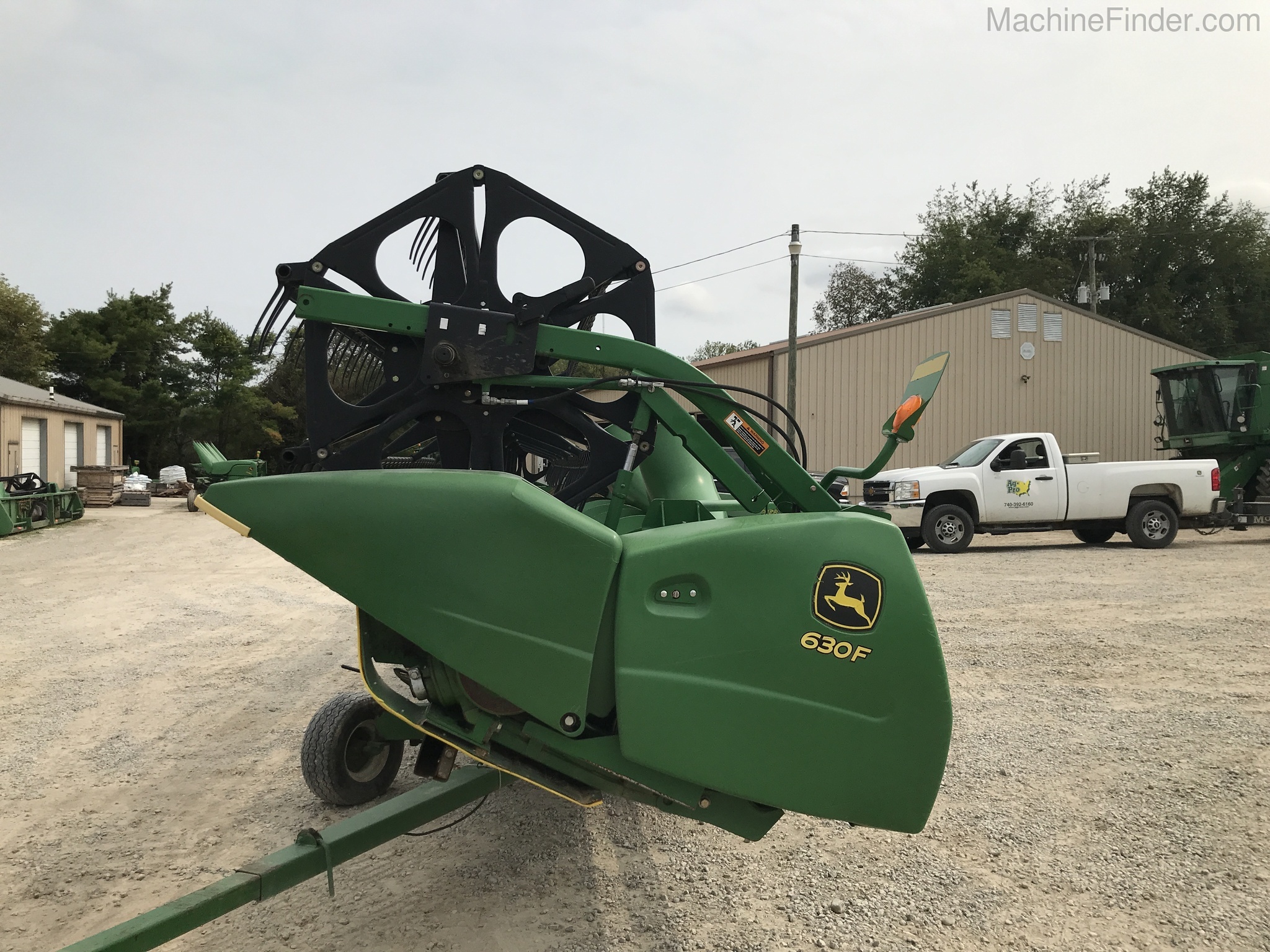 2011 John Deere 630F Image 4