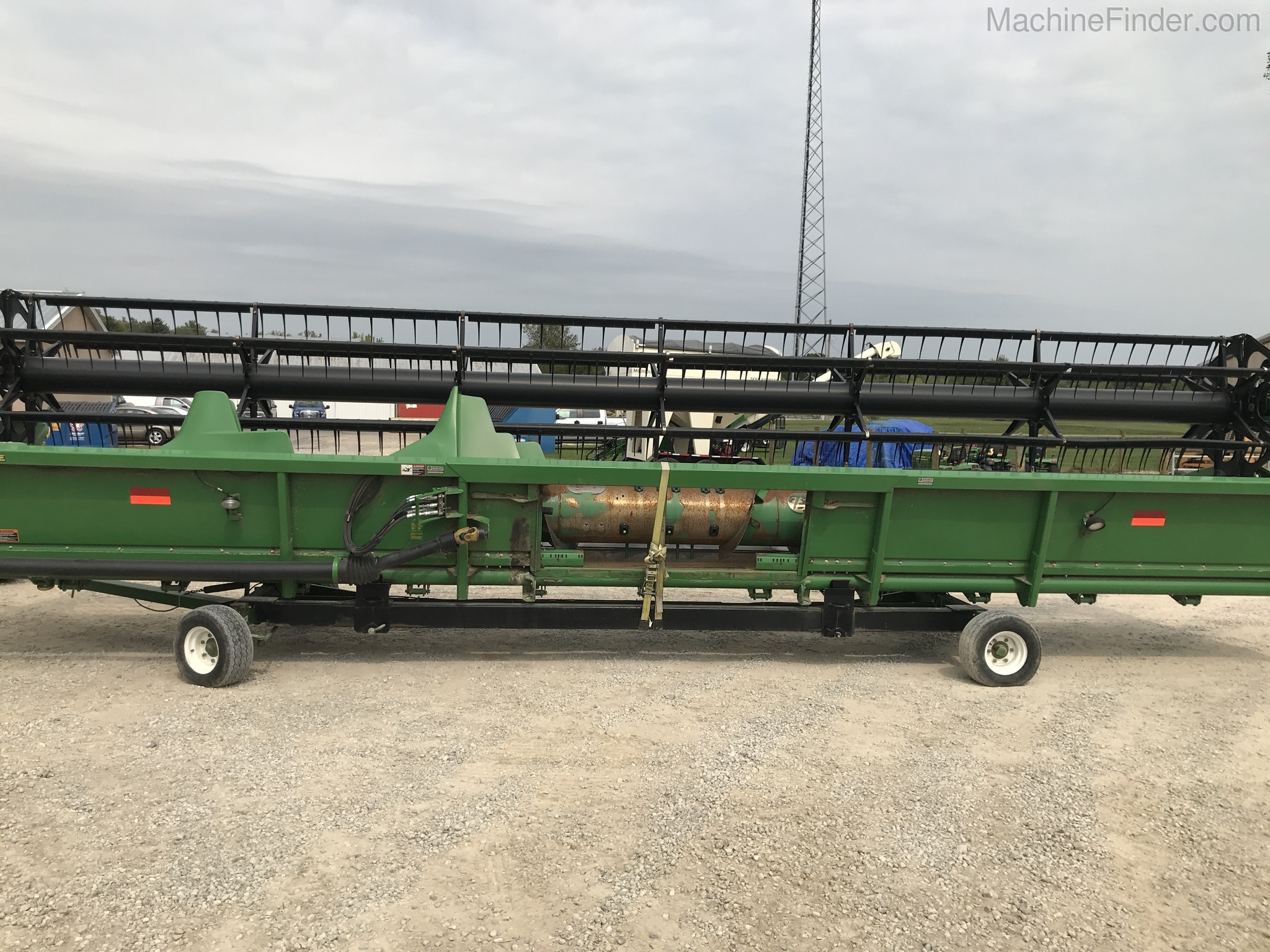 2011 John Deere 630F Image 6