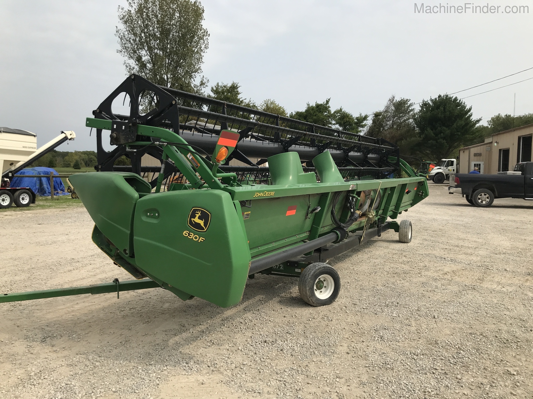 2011 John Deere 630F Image 5