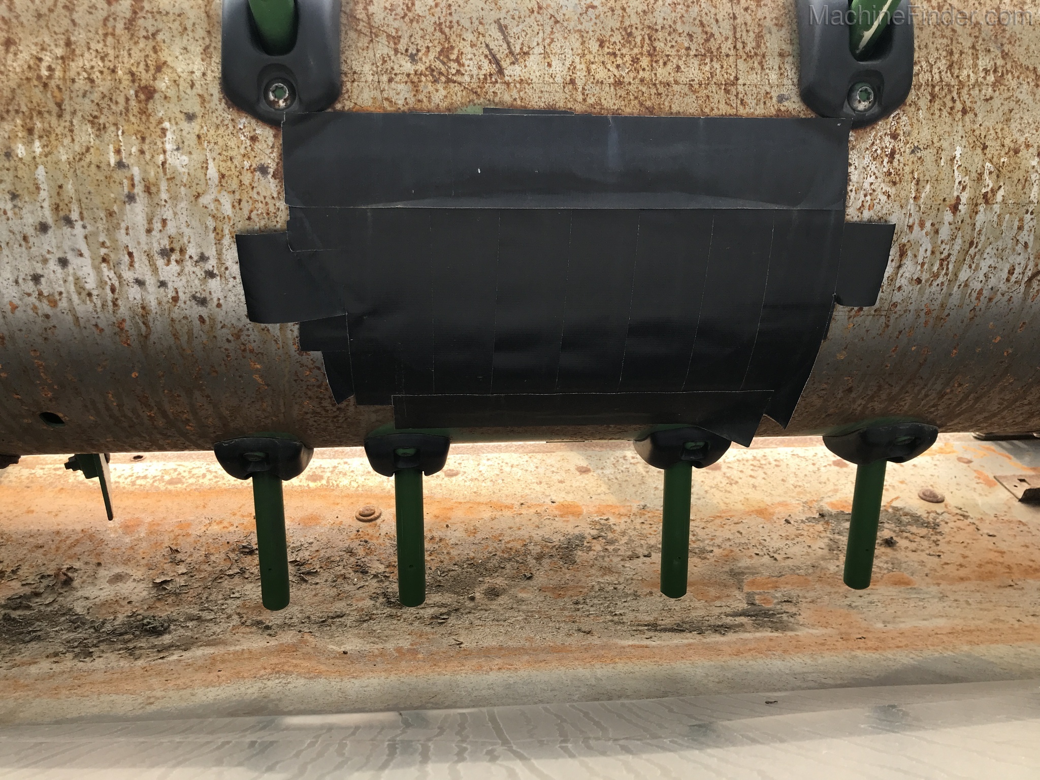 2011 John Deere 630F Image 10