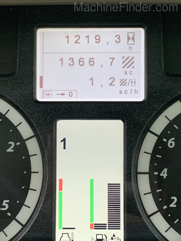 2017 John Deere 6145M Image 4