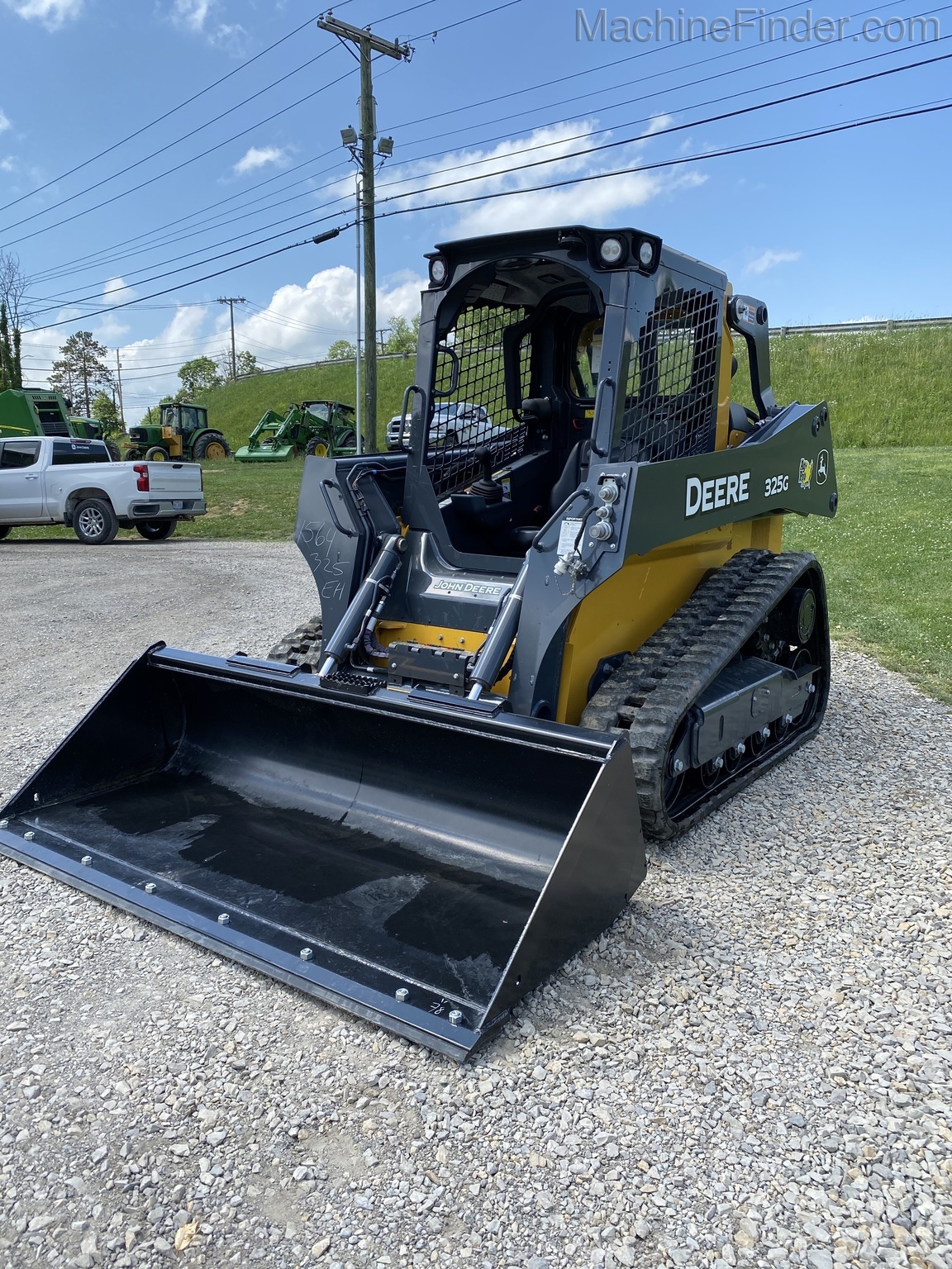 2020 John Deere 325G Image 3