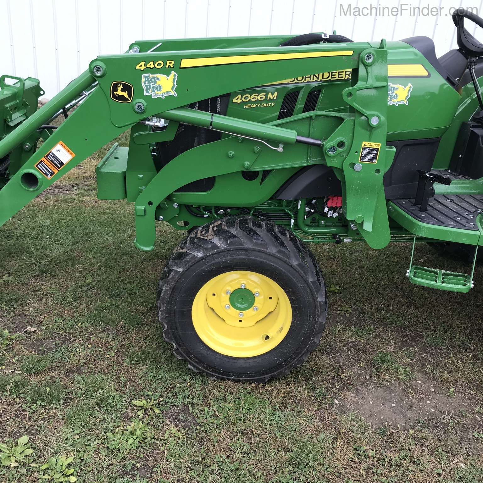 2020 John Deere 4066M HD Image 2