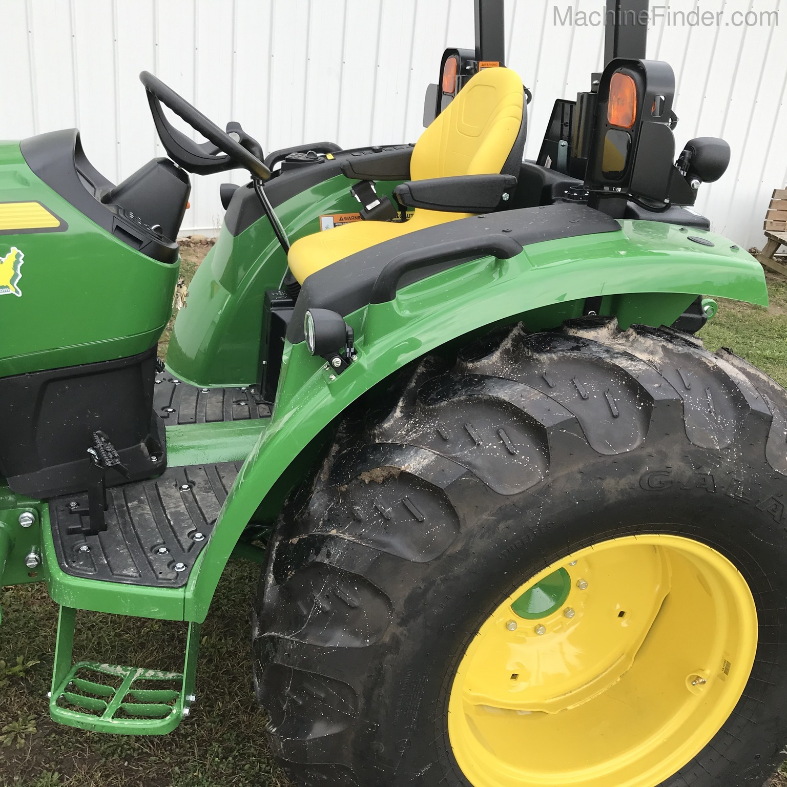 2020 John Deere 4066M HD Image 3