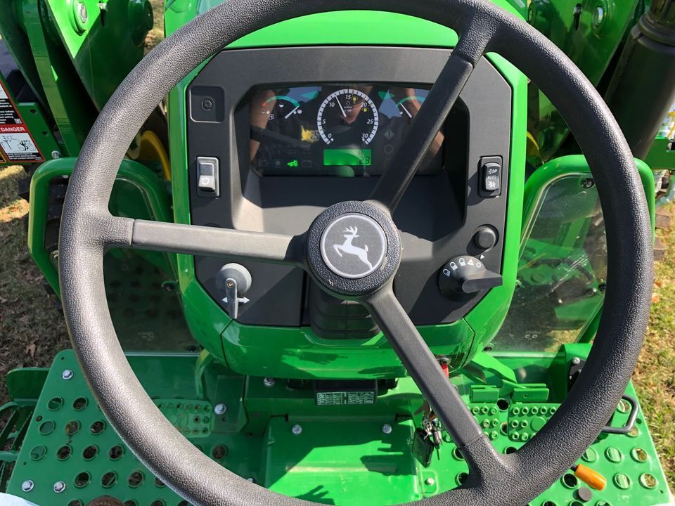2023 John Deere 5045E Image 4