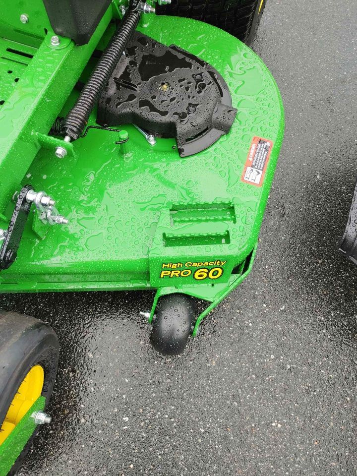 2023 John Deere Z735E Image 3