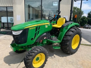 2023 John Deere 4052M Image 5