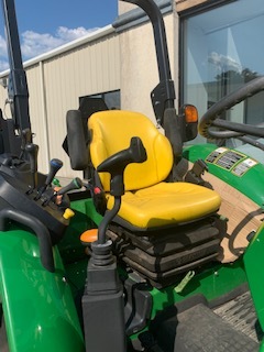 2023 John Deere 4052M Image 8