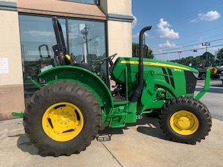 2023 John Deere 4052M Image 7