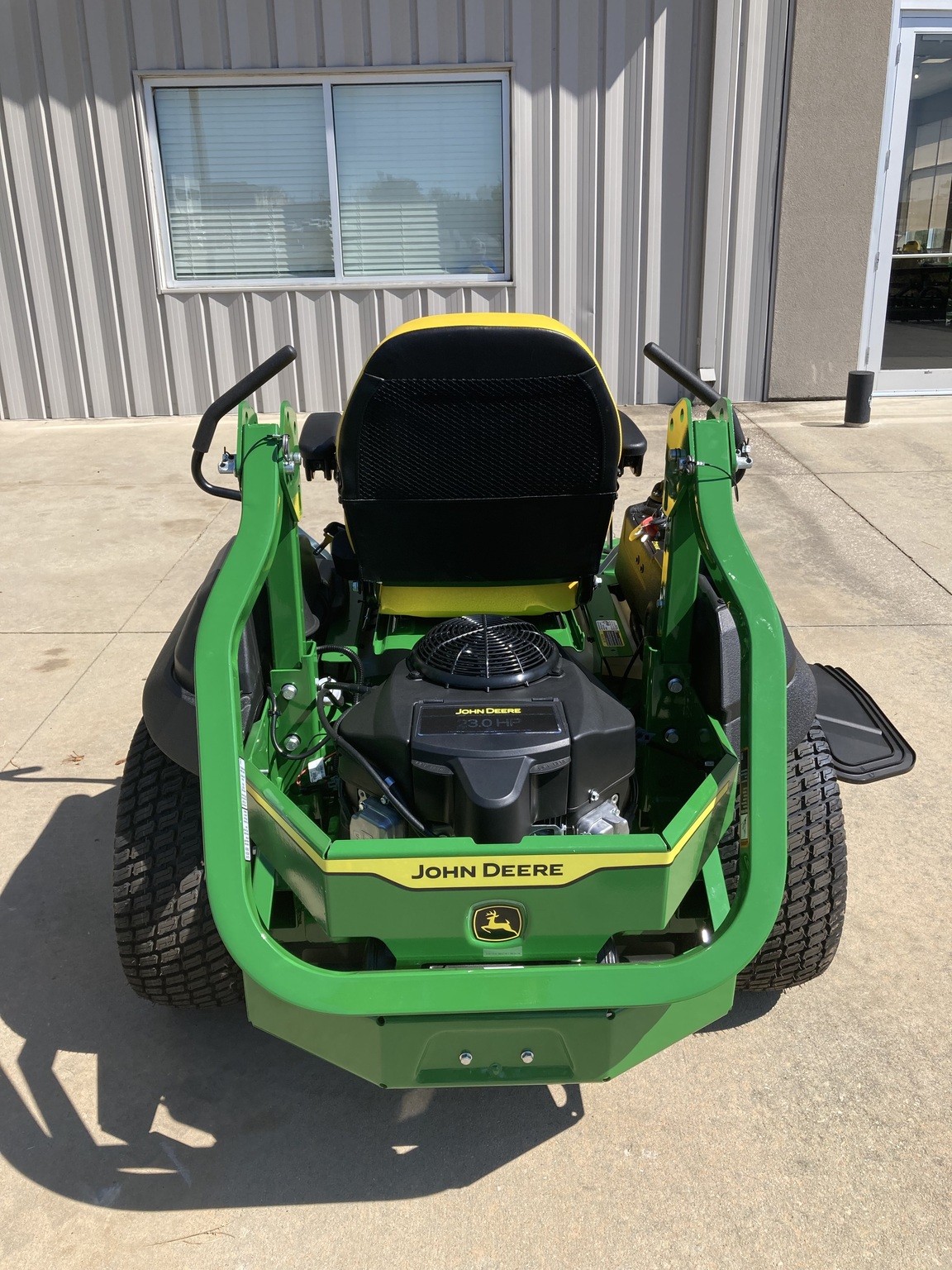 2025 John Deere Z720E Image 4