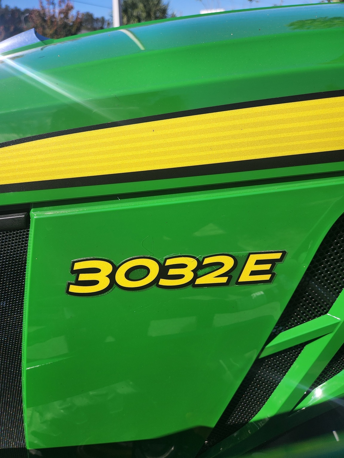 2023 John Deere 3032E Image 7