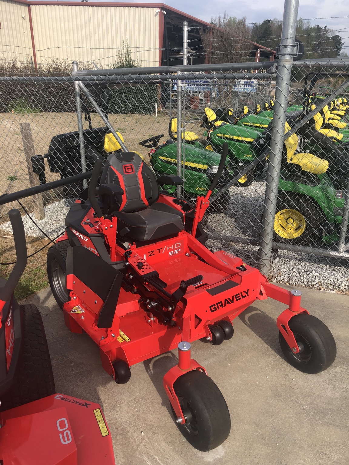 2022 Gravely ZTHD52 Image 2