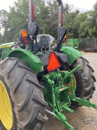 2023 John Deere 5067E Photo 2