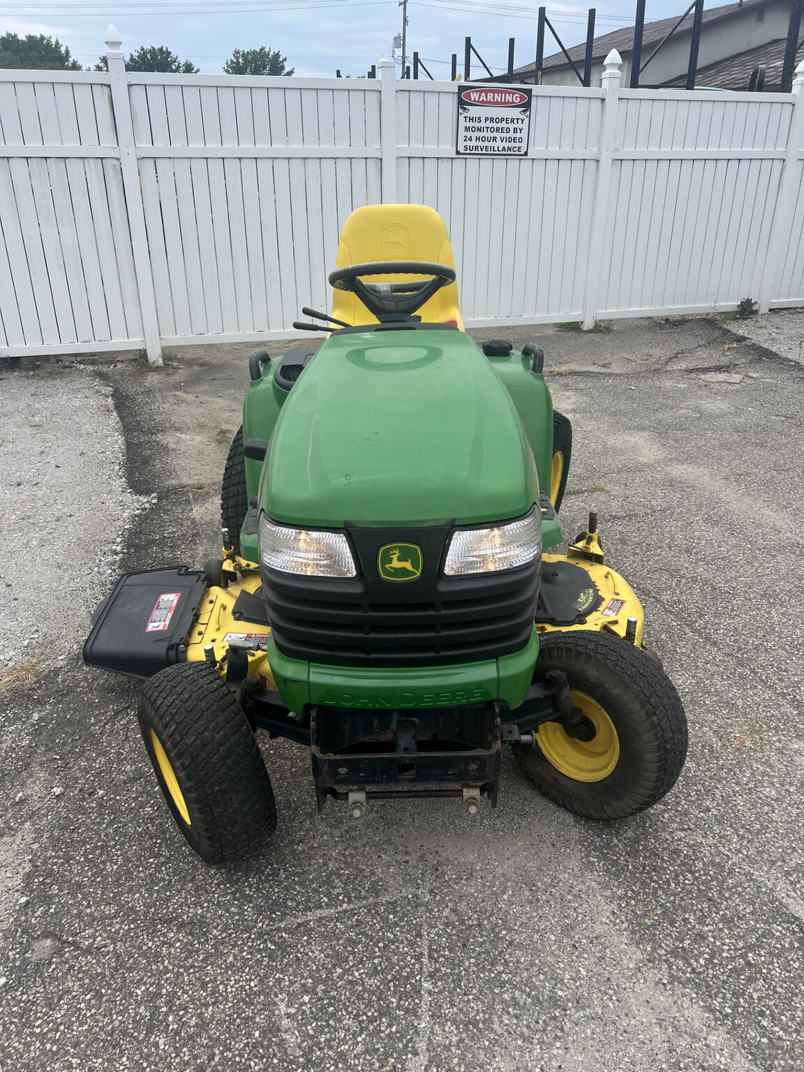 2002 John Deere X485 Image 2