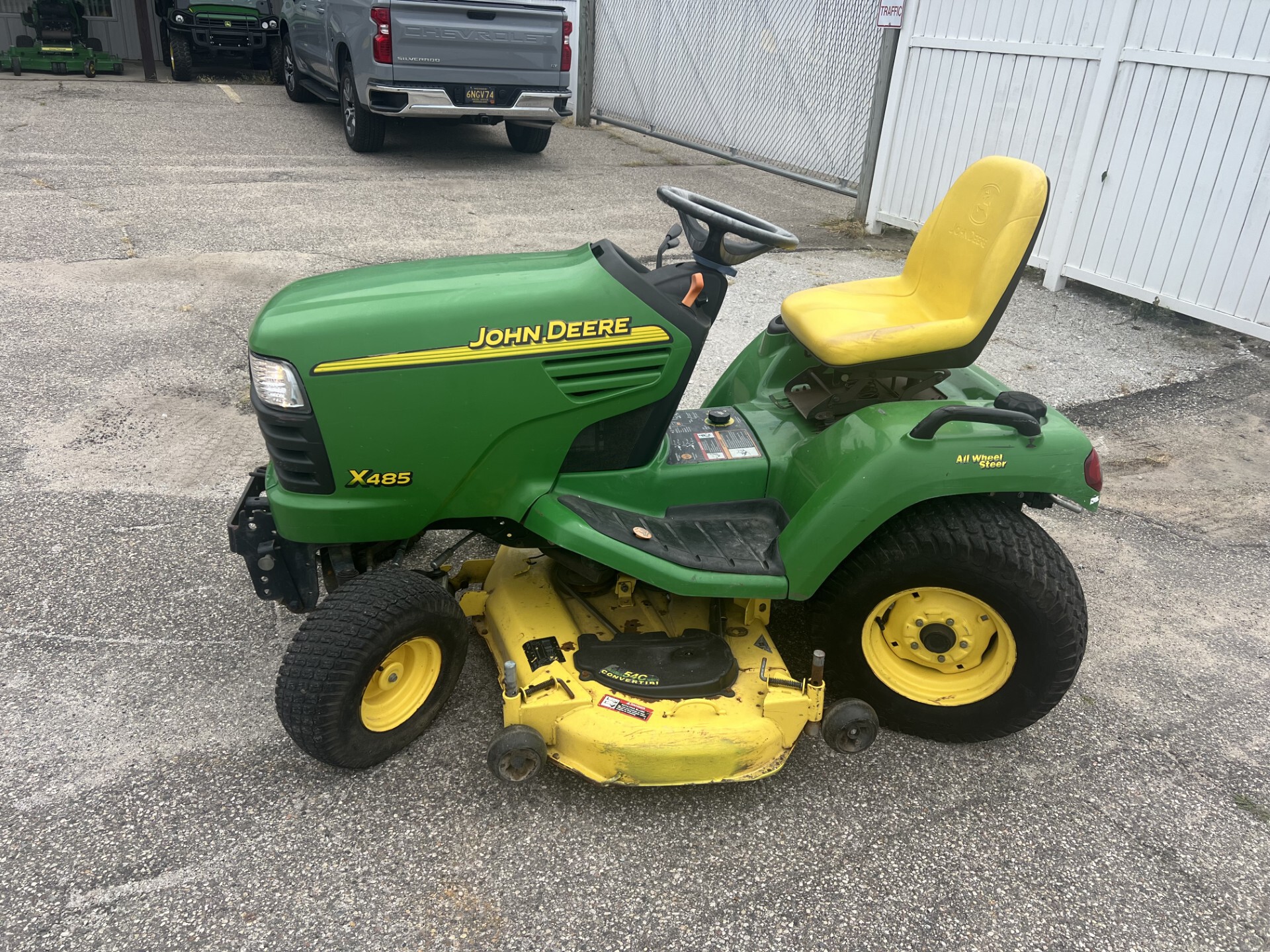 2002 John Deere X485 Image 3