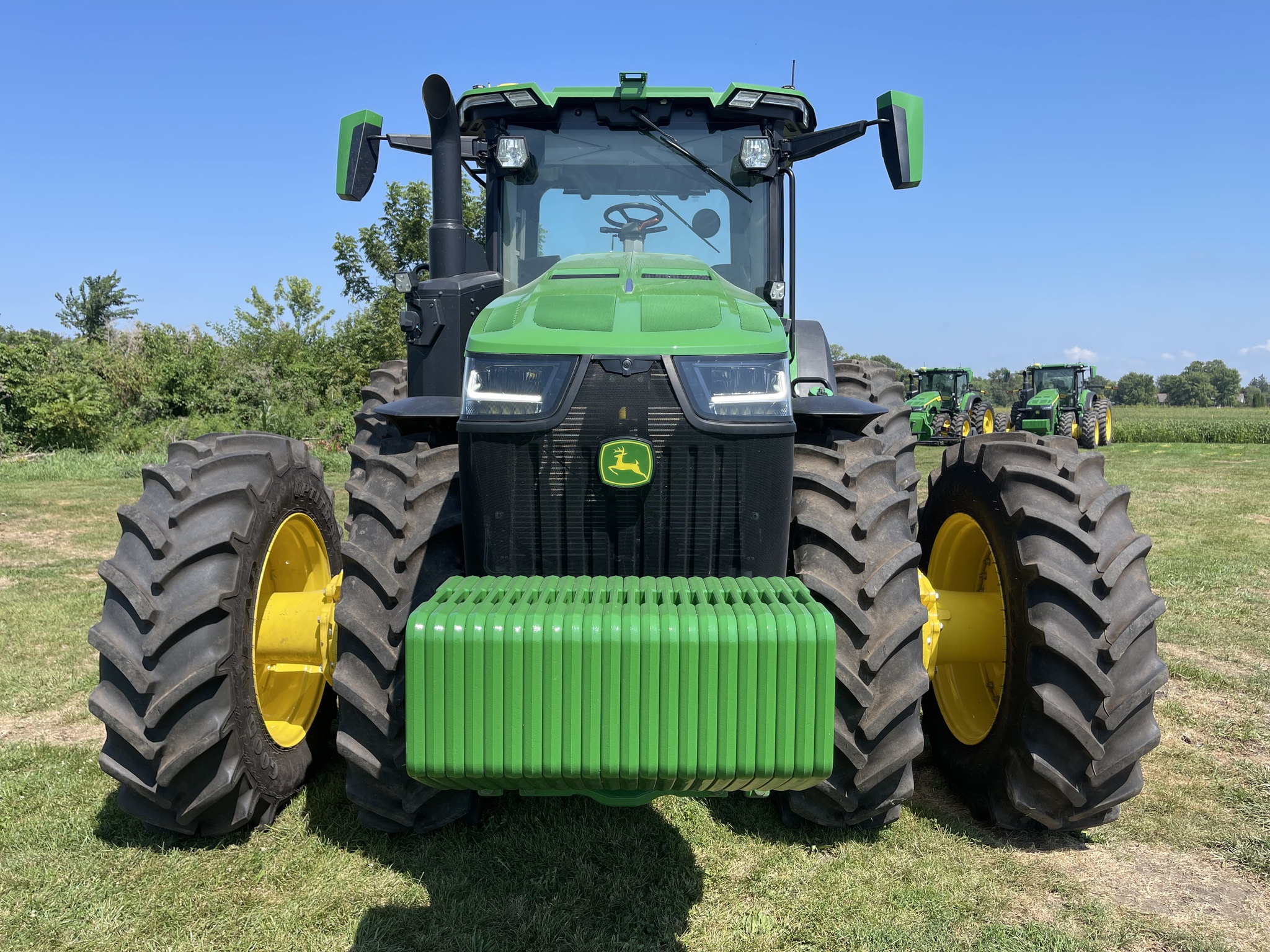  2023 John Deere 8R 340 at Heritage Tractor in Macomb, IL
