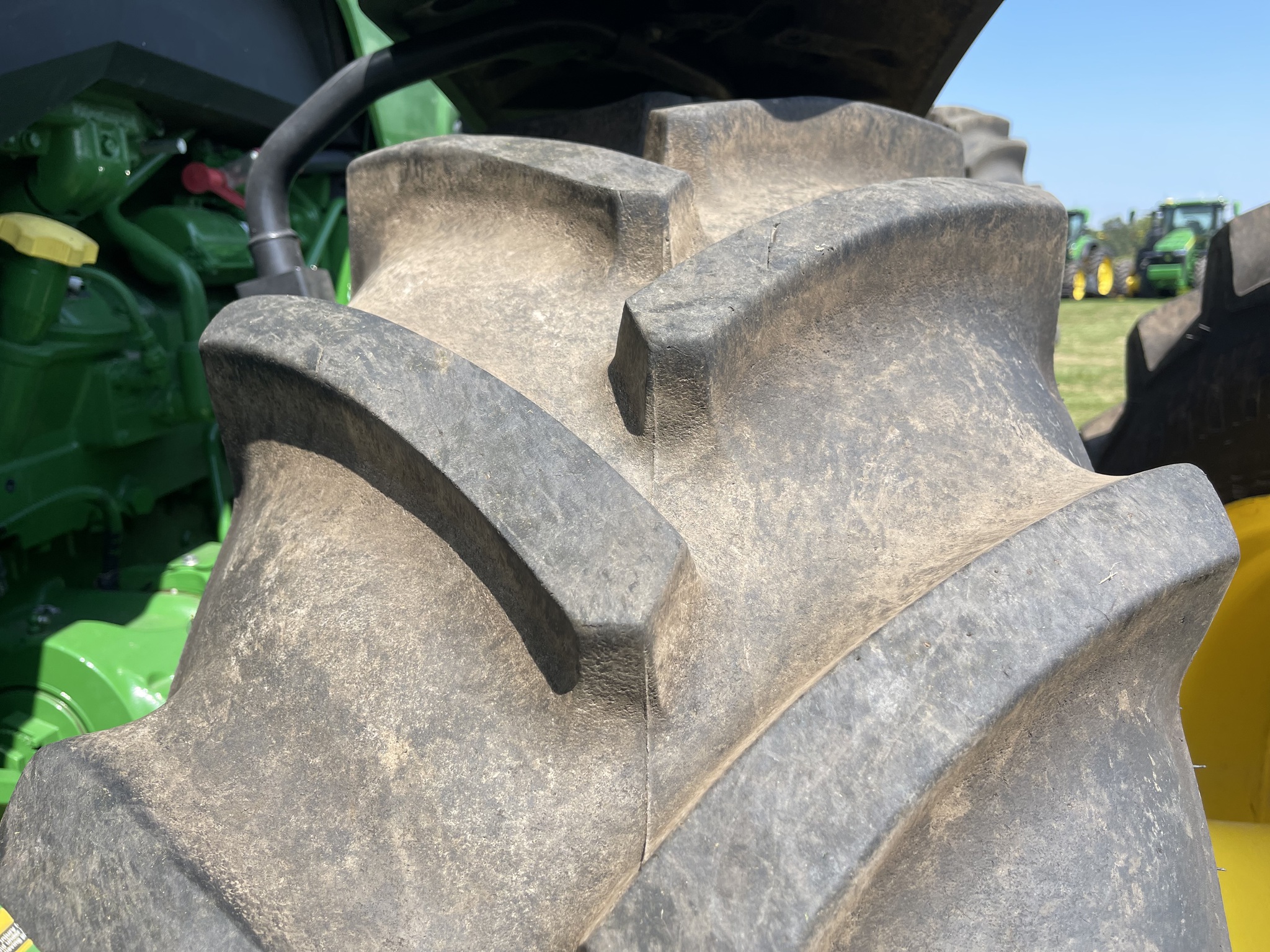  2023 John Deere 8R 340 at Heritage Tractor in Macomb, IL