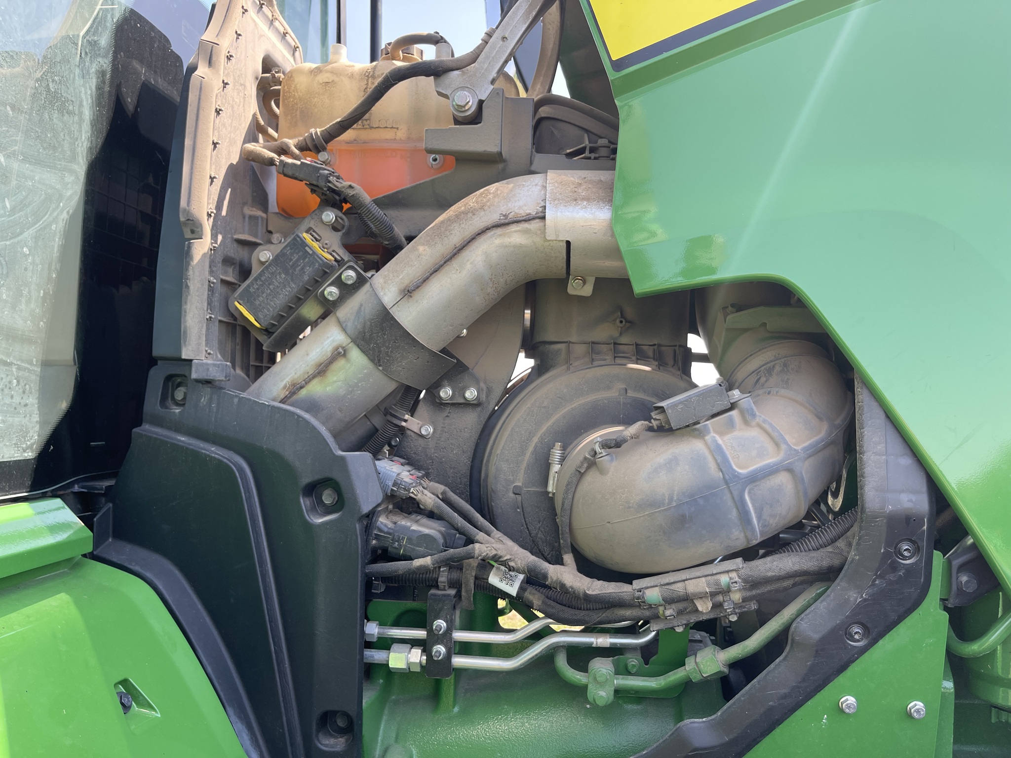  2023 John Deere 8R 340 at Heritage Tractor in Macomb, IL