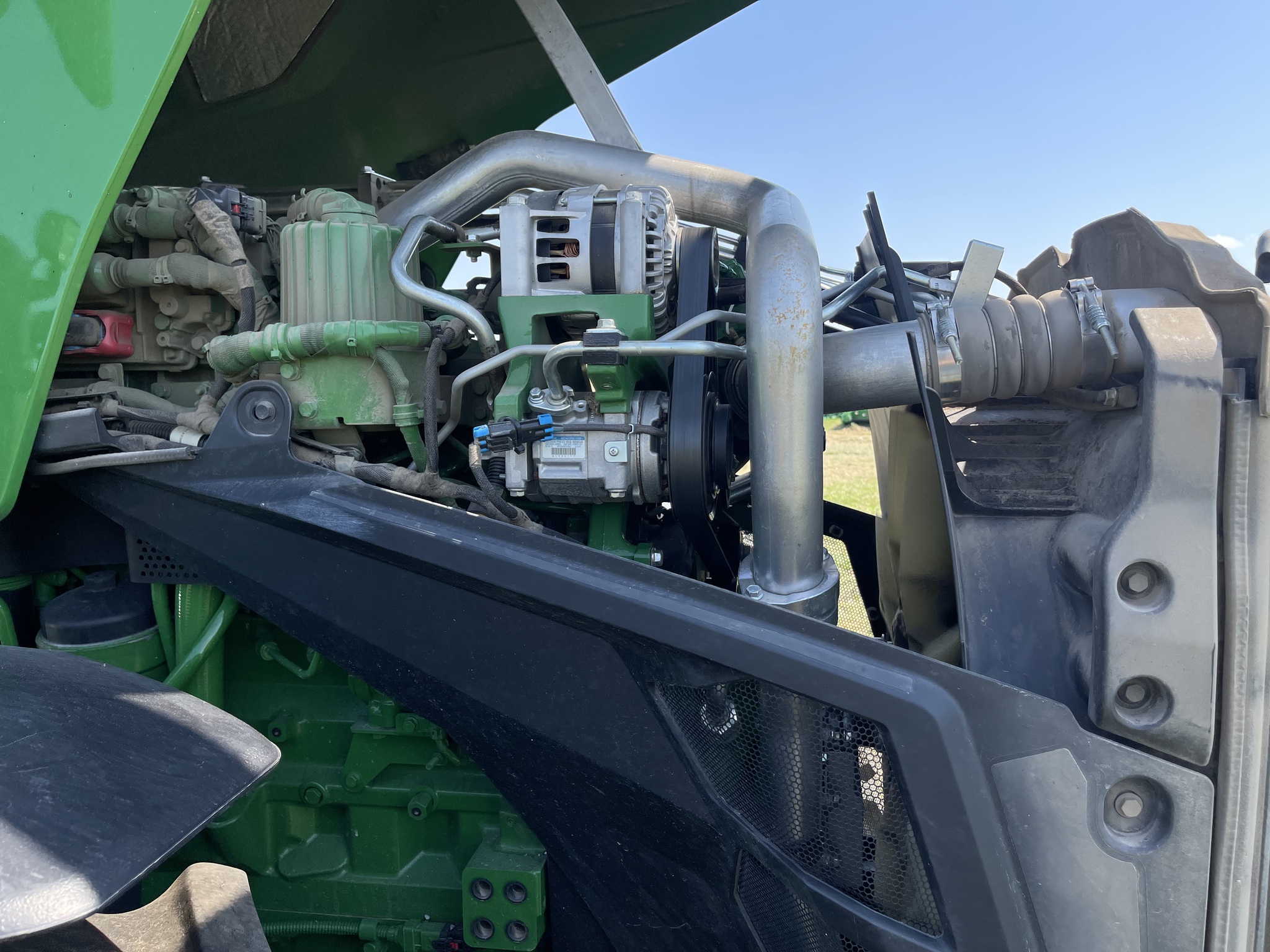  2023 John Deere 8R 340 at Heritage Tractor in Macomb, IL