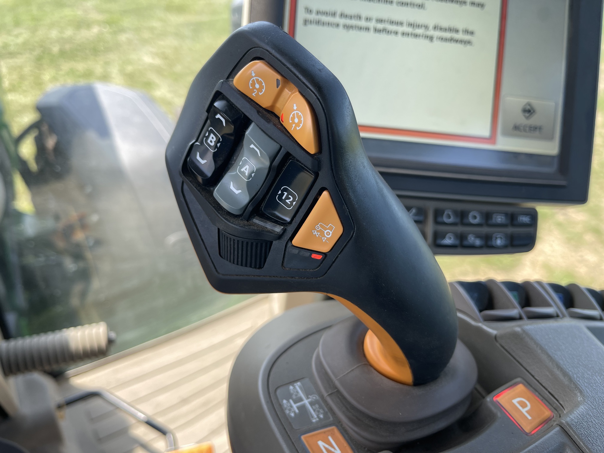  2023 John Deere 8R 340 at Heritage Tractor in Macomb, IL