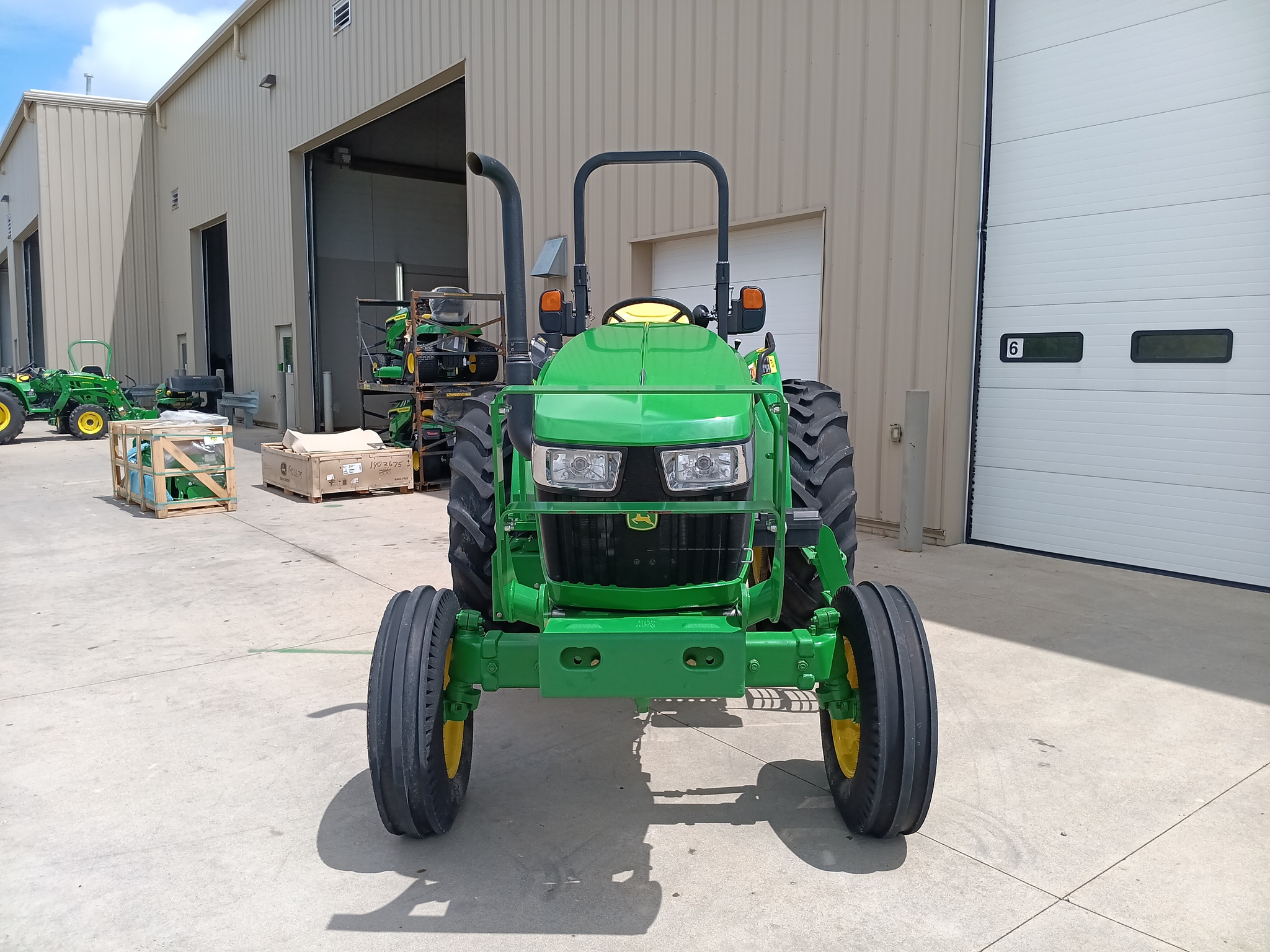 2022 John Deere 5045E Image 8