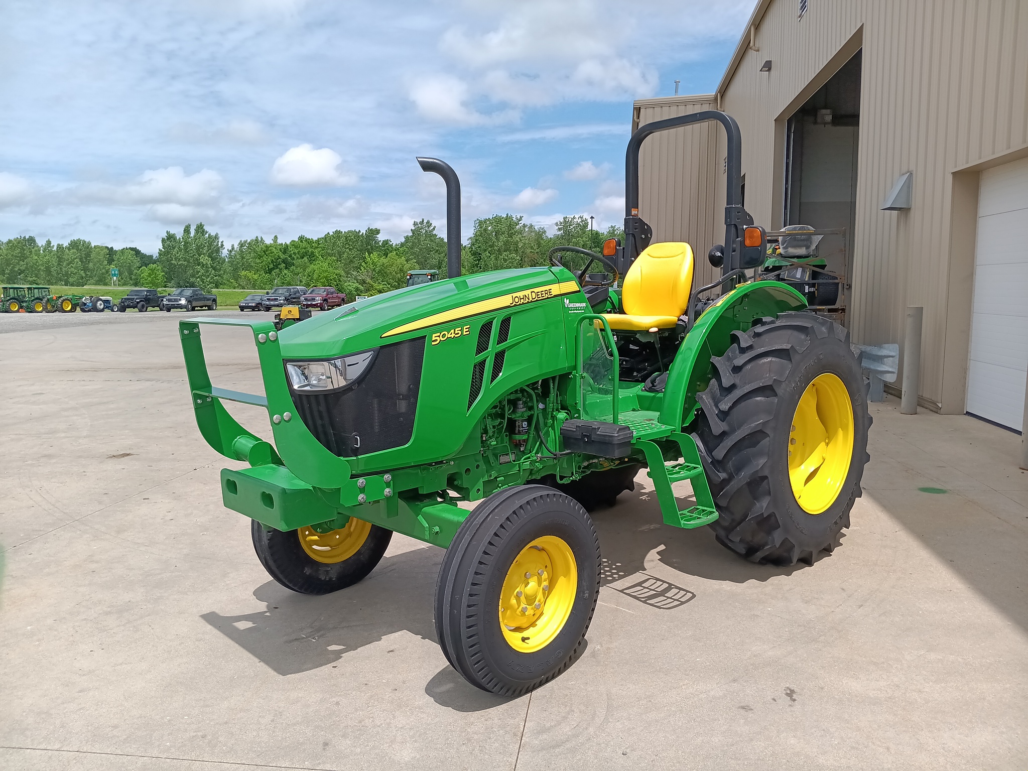 2022 John Deere 5045E Image 7
