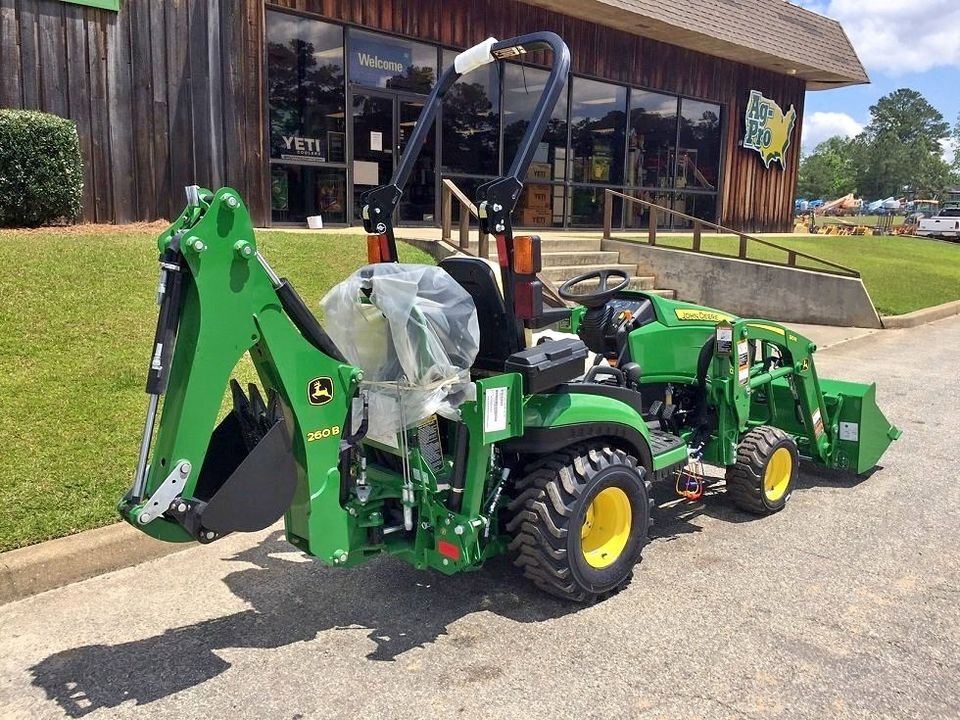 2023 John Deere 1025R Image 2