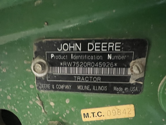 2005 John Deere 7520 Photo 9
