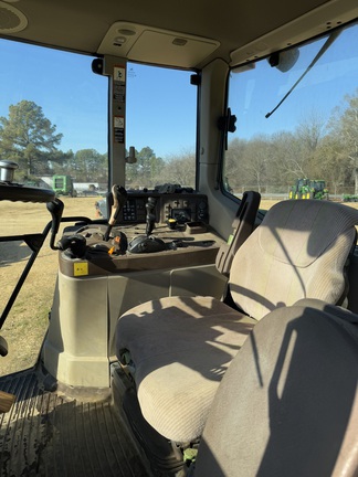 2005 John Deere 7520 Photo 4