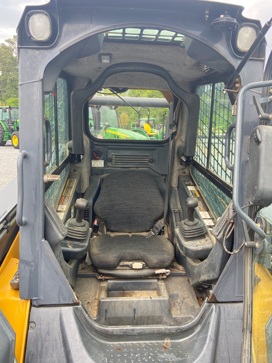 2012 John Deere 333D Image 17