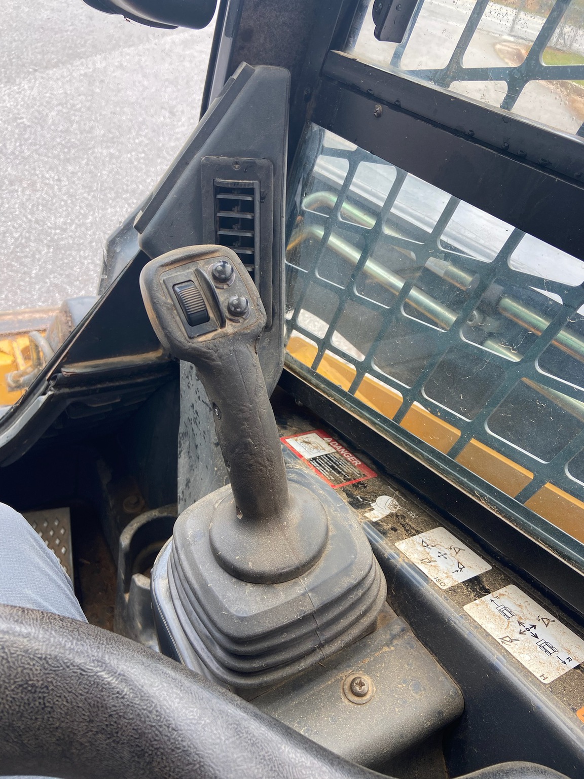 2012 John Deere 333D Image 23