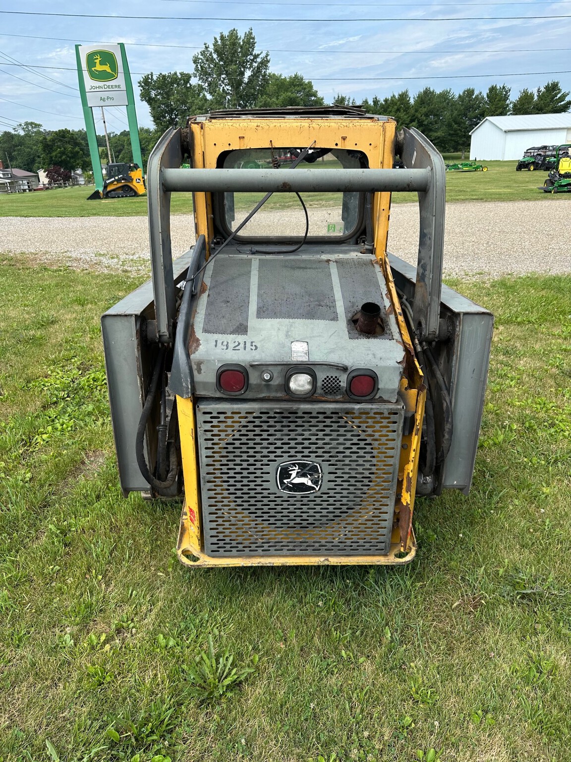 2011 John Deere 318D Image 5