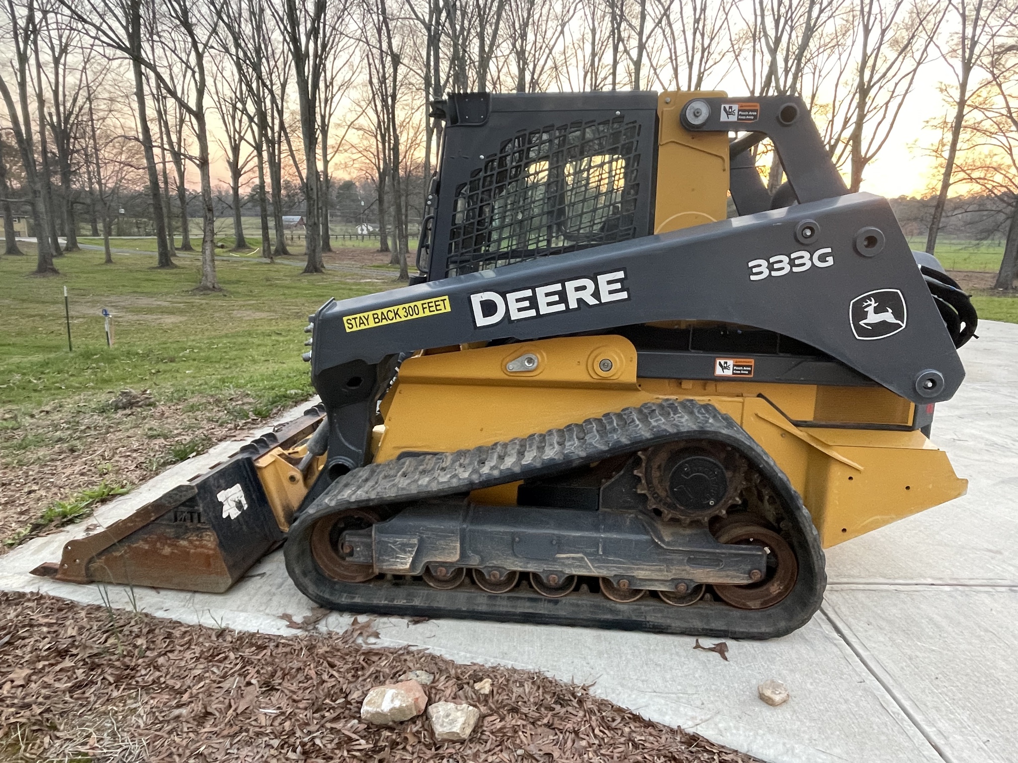 2019 John Deere 333G Image 2