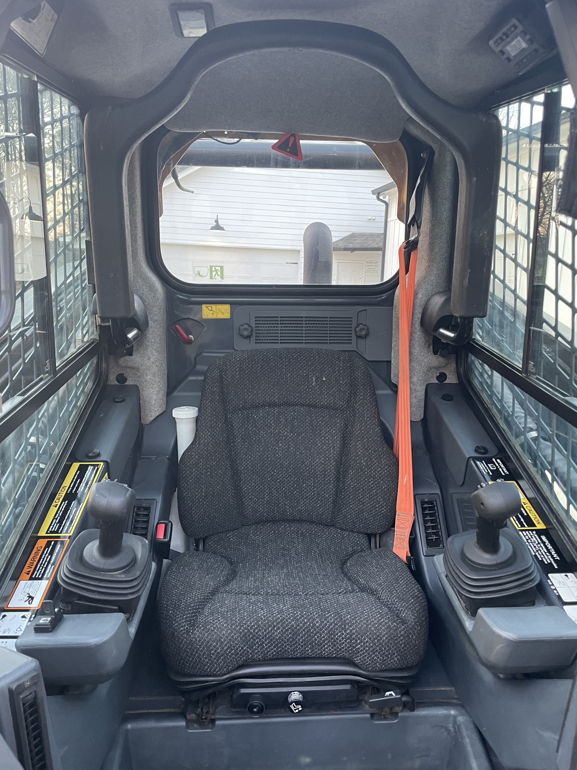 2019 John Deere 333G Image 6