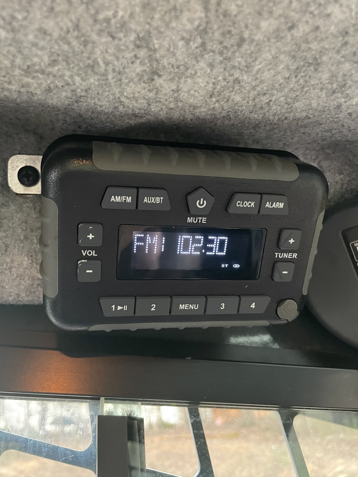 2019 John Deere 333G Image 9