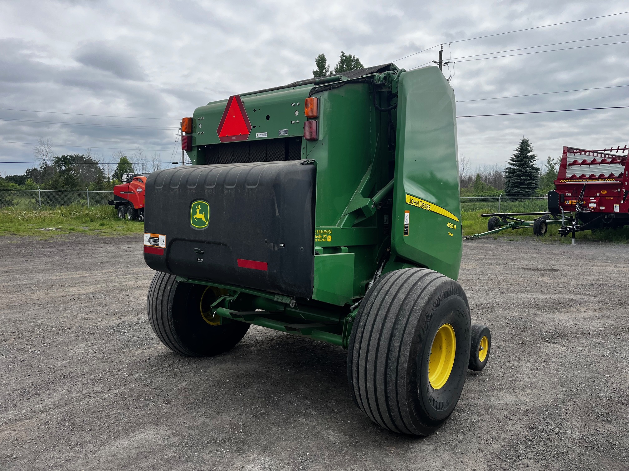 2019 John Deere 450M Image 4