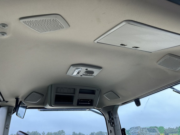 2022 John Deere 8R 340 Photo 11