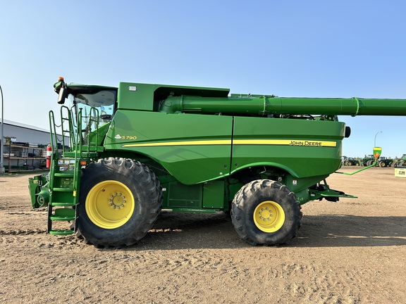 Used 2018 John Deere S790 Combines at Horizon Ag & Turf in Westlock, AB - Photo4