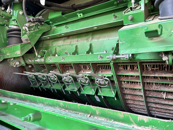 Used 2018 John Deere S790 Combines at Horizon Ag & Turf in Westlock, AB - Photo18