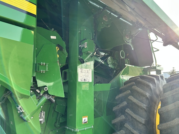 Used 2018 John Deere S790 Combines at Horizon Ag & Turf in Westlock, AB - Photo16
