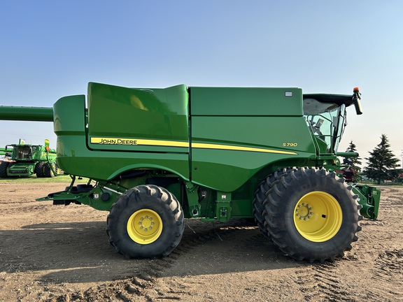 Used 2018 John Deere S790 Combines at Horizon Ag & Turf in Westlock, AB - Photo8