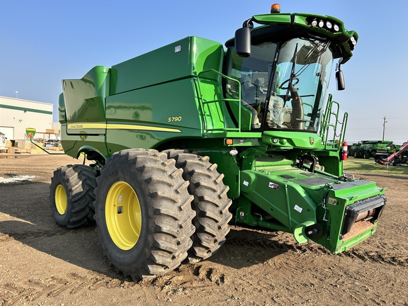 Used 2018 John Deere S790 Combines at Horizon Ag & Turf in Westlock, AB - Photo9