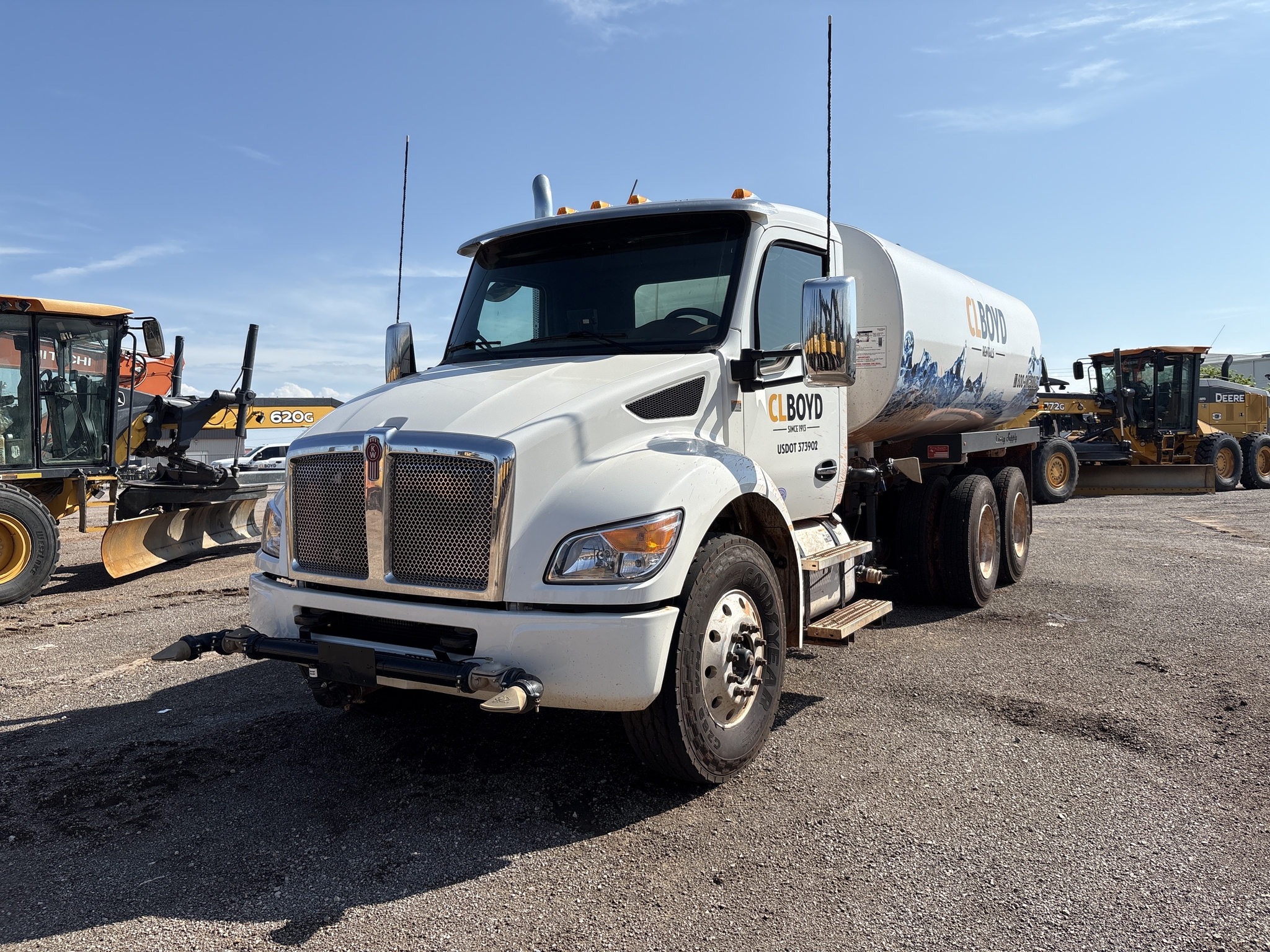 2025 Kenworth T480 Image 2