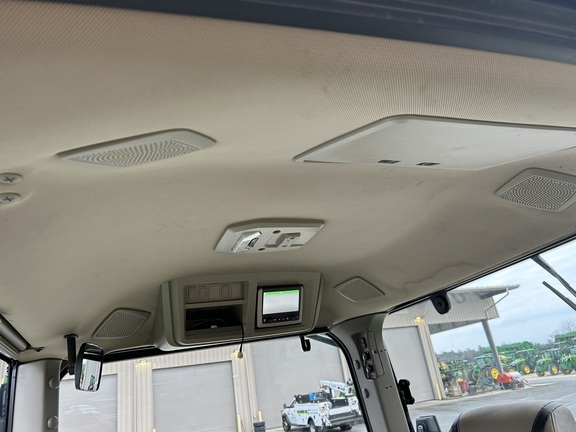 2021 John Deere 8R 340 Photo 7